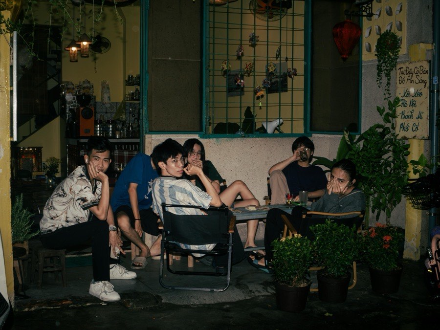 A backyard hang on a summer night